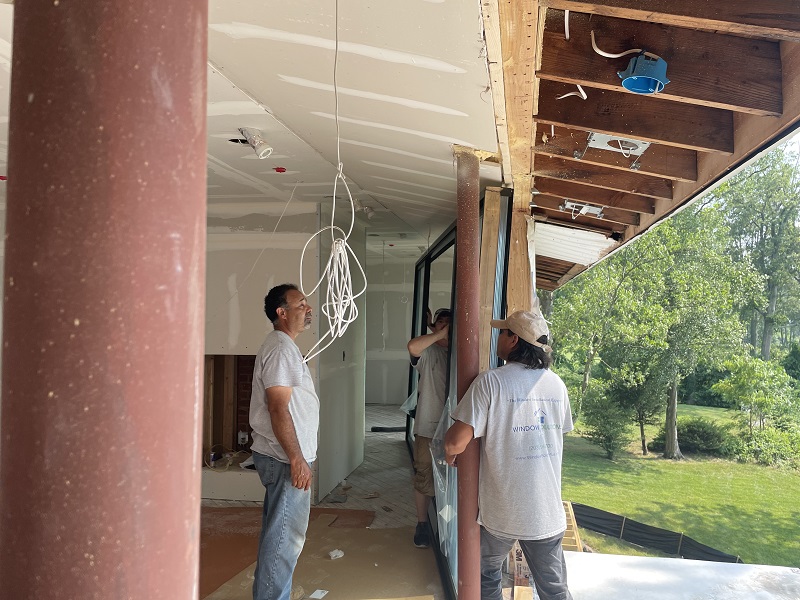 Squeezing the door through